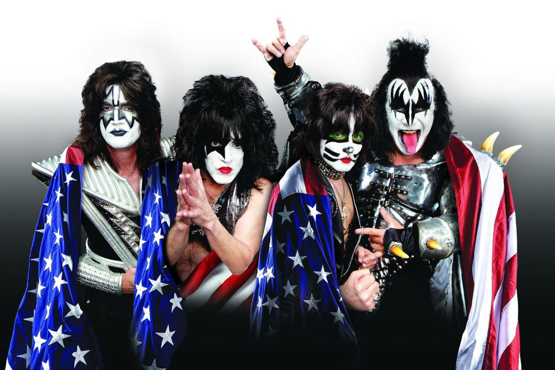 5293 Kiss / American Flag Poster