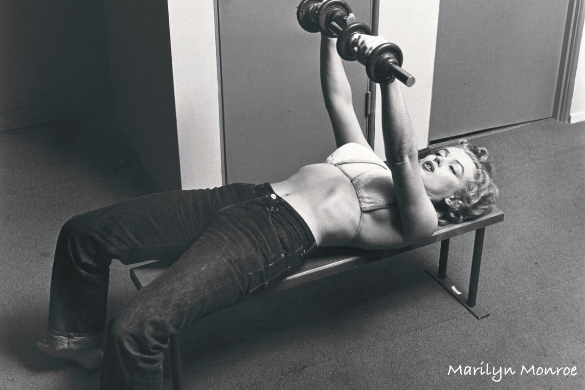 5303 Marilyn Monroe / Bench Press Poster